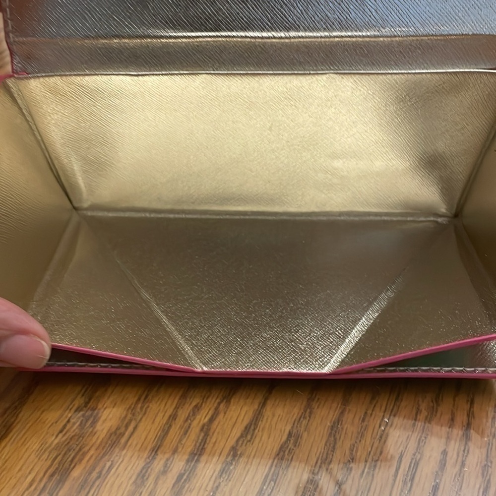 Lilly Pulitzer “It’s Always Sunny Somewhere” Folding Sunglass Case - Picture 4 of 8